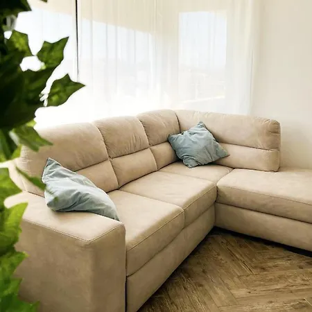 Apartment Suitesflores - Bright And Cozy In *