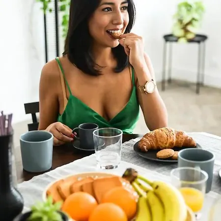 Suitesflores - Bright And Cozy In