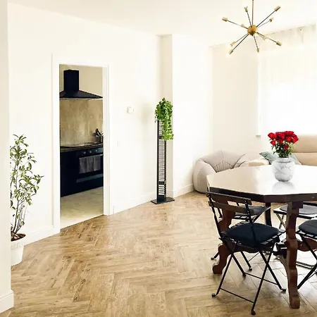 Suitesflores - Bright And Cozy In Vérone
