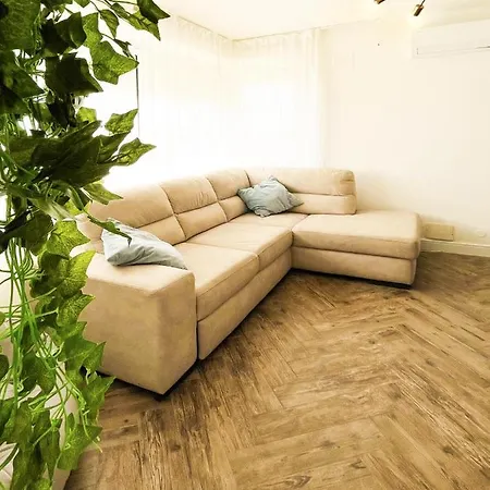 Suitesflores - Bright And Cozy In Verona