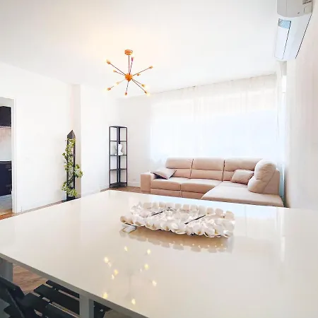 Suitesflores - Bright And Cozy In * Verona