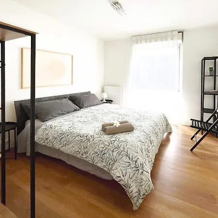 Apartment Suitesflores - Bright And Cozy In