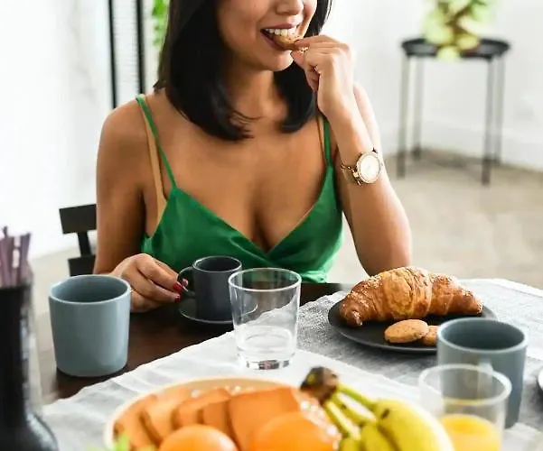 Suitesflores - Bright And Cozy In