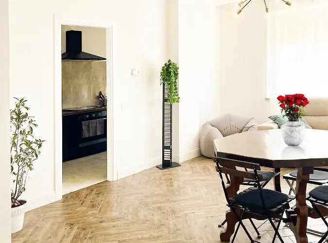 Suitesflores - Bright And Cozy In Verona